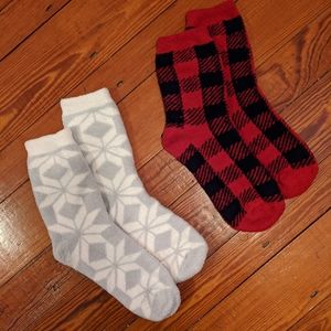 Fuzzy Socks (2 pairs)